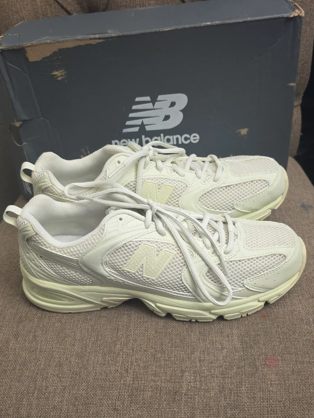 NIB: Unisex New Balance Tennis Shoes